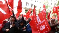 Los socialistas 'reconquistan' Ferraz para instar a Pedro Sánchez a que siga en Moncloa