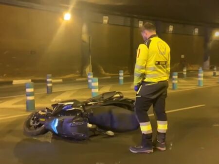 Muere un joven de 27 años al perder el control de su moto en Madrid